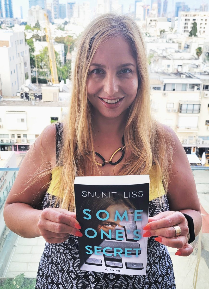 Snunit Liss, an Israeli author